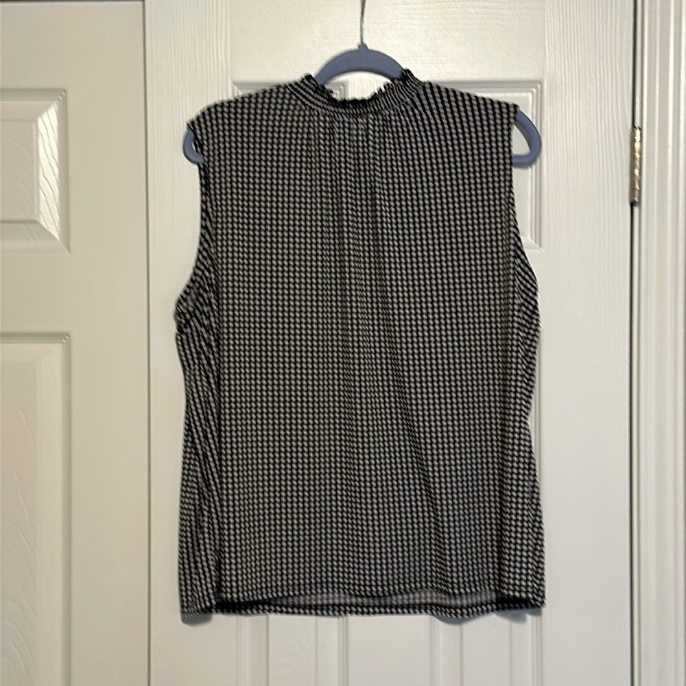 Elle high neck checked tank top